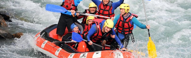 Participants of the Rafting "Classic" tour on the Durance with Latitude Rafting are enjoying their time on the water.