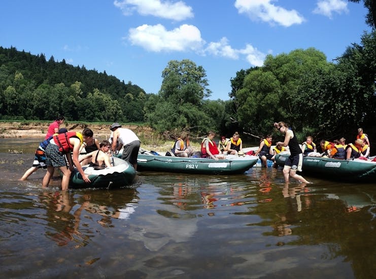Many people while Rafting on the Neisse from Deschka to Rothenburg - Short with Neisse Tours Rothenburg
