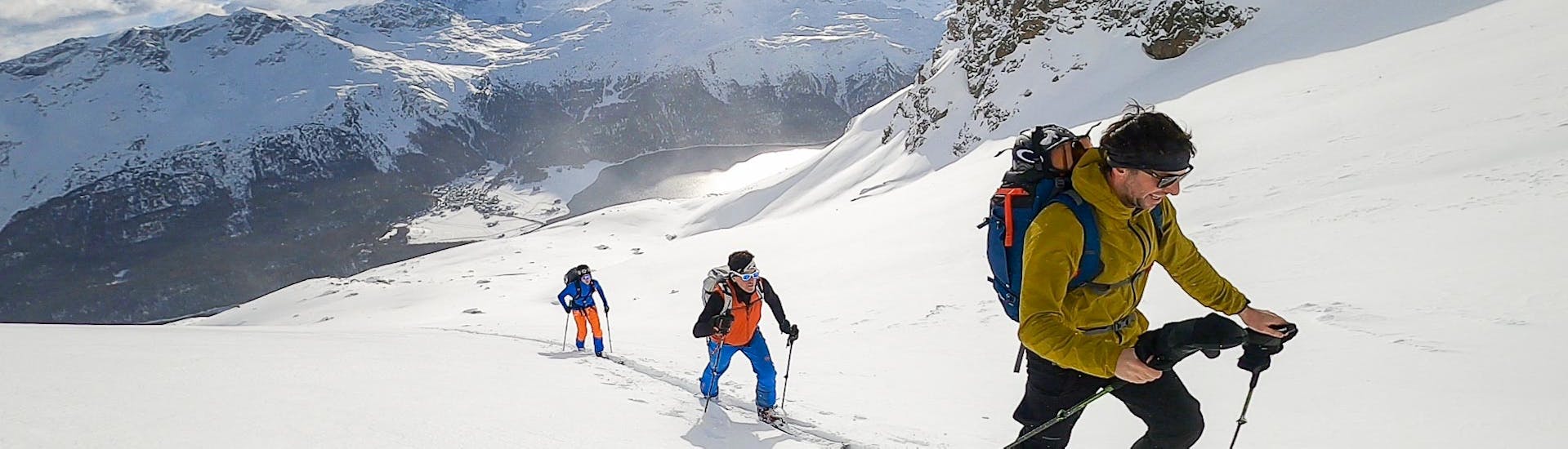 Tour privado de esquí de travesía para todos los niveles con Skischule PassionSki - St. Moritz.