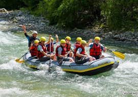 Rafting sur le Verdon - Découverte avec Raft Session Verdon Photo de groupe dans le radeau lors du Rafting sur le Verdon - Découverte.