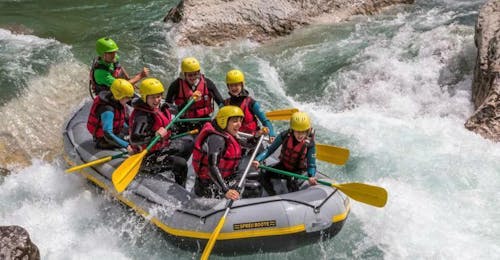 Rafting sul fiume Verdon da Castellane - Classico con Raft Session Verdon Foto d'azione di un gruppo nel gommone durante il Rafting sul Verdon da Castellane - Classic.