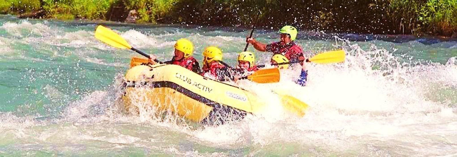 A group during their Rafting tour on the Ahre with Club Active Campo Tures.