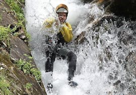 A guy during the Canyoning in the Zösenklamm - Integral with Club Activ.