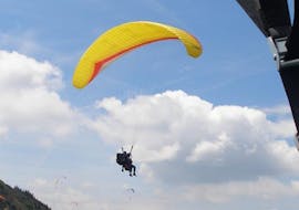 Tandem Paragliding Couple&#39;s Flight over Chiemsee or Kössen with Flugerlebnis Chiemgau