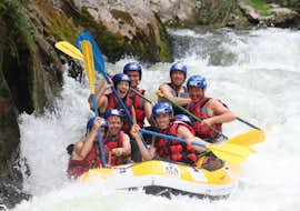 Sportliche Rafting-Tour in Belvianes-et-Cavirac - Aude (river) mit Rodeo Raft Aude Sportliche Rafting-Tour in Belvianes-et-Cavirac - Aude (river) mit Rodeo Raft Aude.