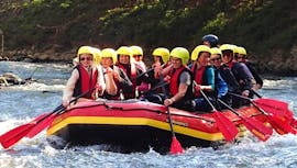 People are giving their all during the Soft Rafting on the Rhine in Düsseldorf for Groups with Wupperkanu Rhein.