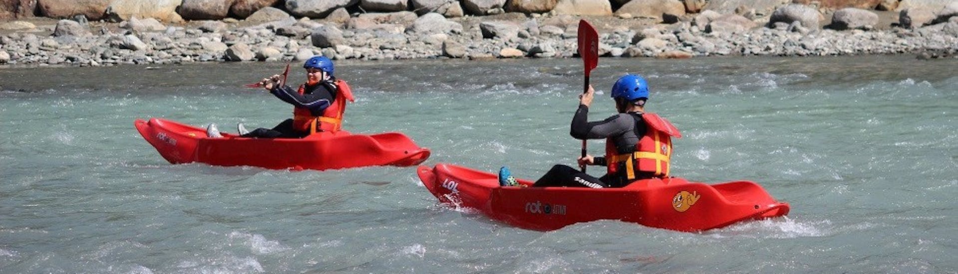 Partecipante del Kayak Fun sull'Adda con Indomita Valtellina River.