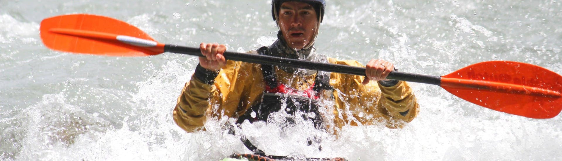 kayaking-lessons-on-vernex-lake-rivieres-et-aventures-hero