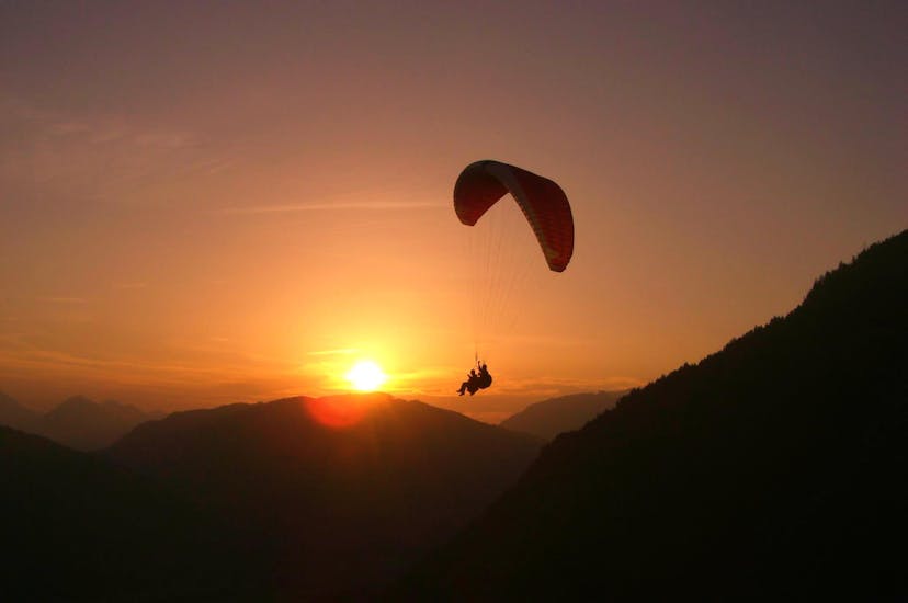Sunset photo while tandem paragliding from Gerlitzen