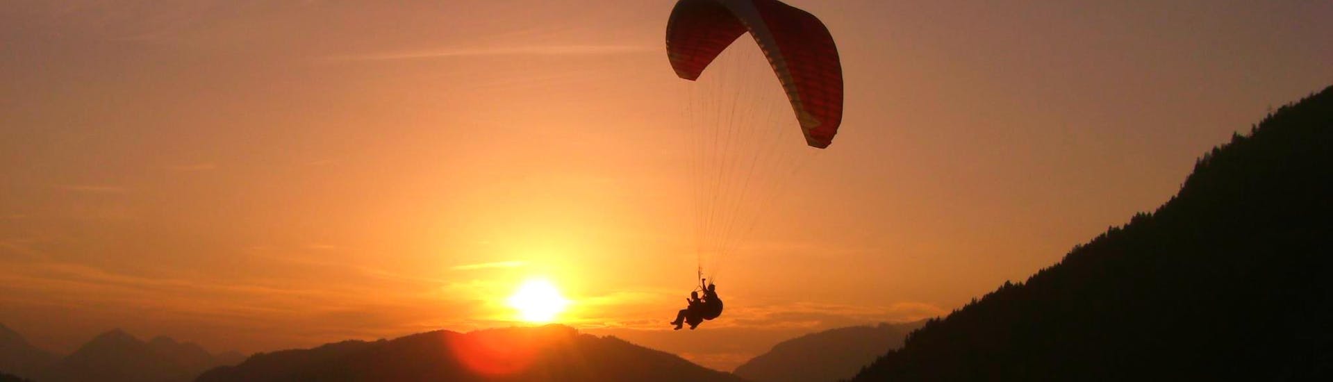 Sunset photo while tandem paragliding from Gerlitzen