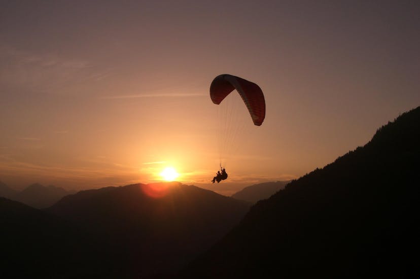 During the tandem paragliding panorama flight from Kaiserburg the clients of Flug-Taxi Fun & Fly will enjoy beautiful landscapes. 
