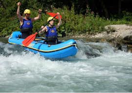 Rafting en Mini Raft en el río Sava con TinaRaft Radovljica Rafting en Mini Raft en el río Sava con TinaRaft Radovljica.