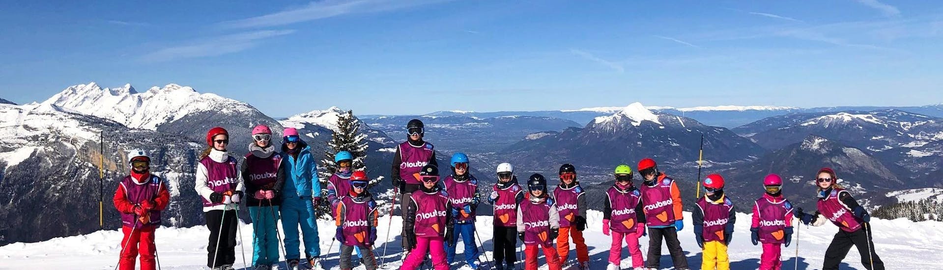 Lezioni di sci per bambini a partire da 5 anni per tutti i livelli.