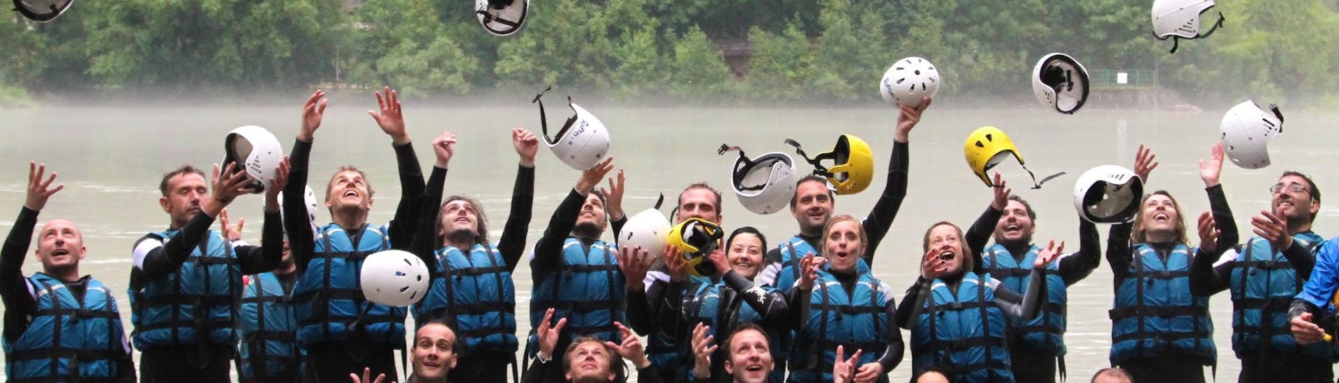 rafting-easy-on-the-dora-baltea-for-groups-from-10-people-raftingit-hero 