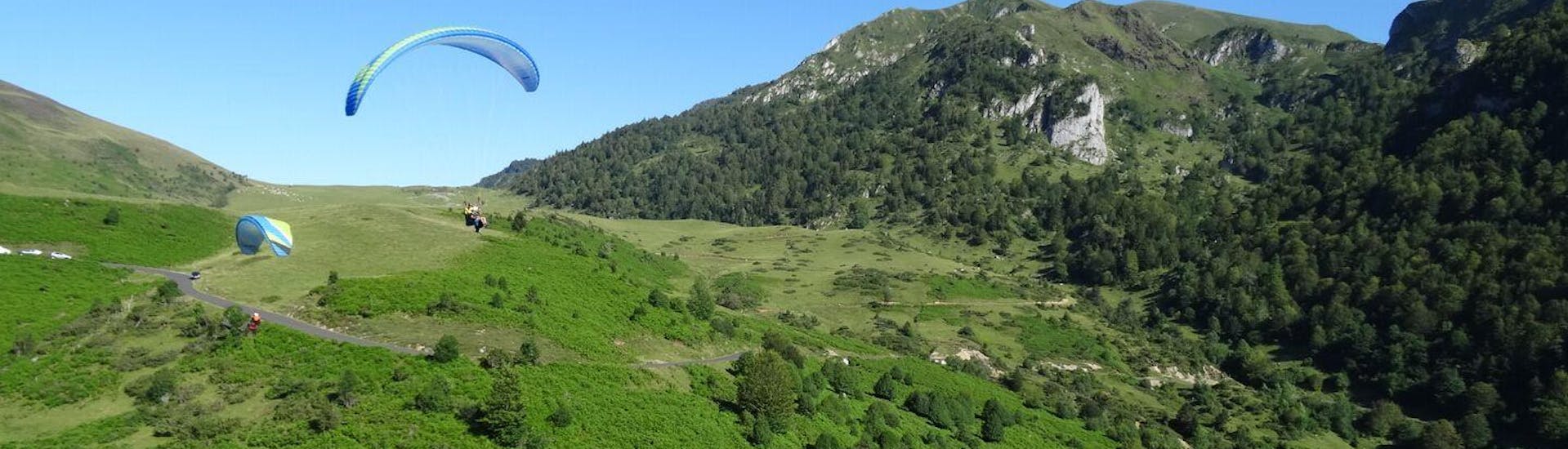 Parapente biplaza panorámico (a partir de 4 años) - Pyrénées Ariégeoises Regional Nature Park con Kymaya - Hero image