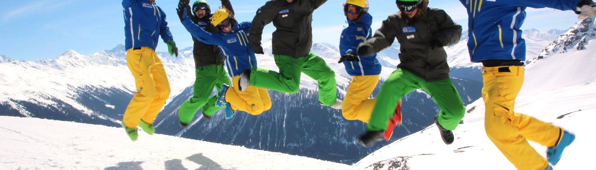 Kids Ski Lessons (14-17 y.) for Advanced Skiers with Swiss Ski School Davos - Hero image