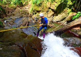 Anspruchsvolle Canyoning-Tour in Saint-Claude mit Vert Intense Guadeloupe.