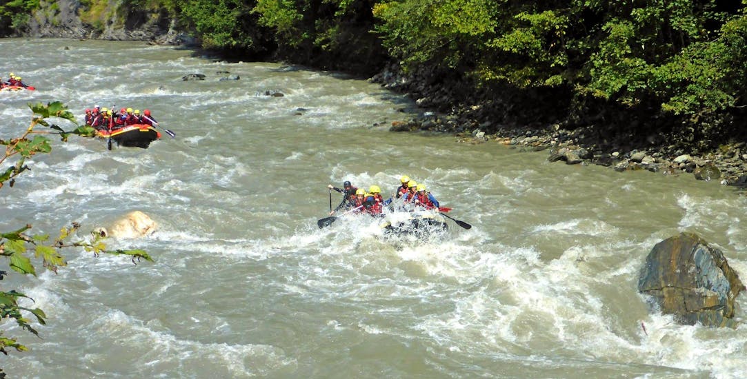 Spannende passage bij avontuurlijke Rafting op de rivier de Salzach met Crocodile Sports Salzburg