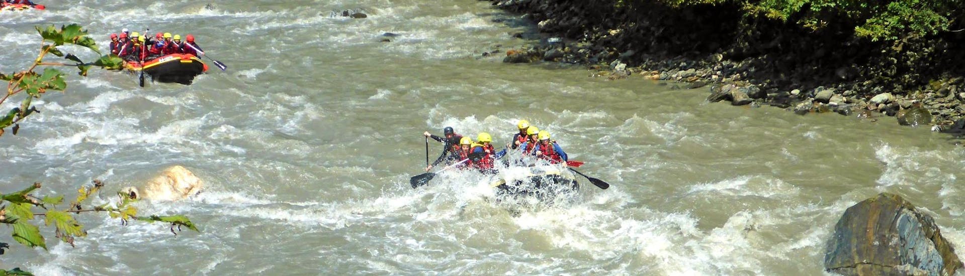 Exciting passage at adventurous Rafting on the Salzach River with Crocodile Sports Salzburg.