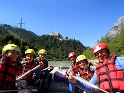 Mensen genieten Fun Rafting op de de Salzach rivier met Crocodile sports Salzburg .