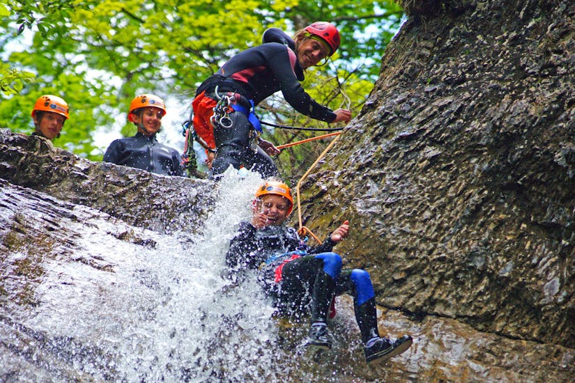 People enjoying the Canyoning at Erbsattel - Funtastic Tour with Adventure Outdoor Strobl (AOS) Gesäuse.