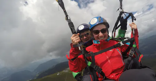 Parapente biplaza a larga distancia en Bodensdorf - Gerlitzen Alpe Parapente biplaza a larga distancia en Bodensdorf - Gerlitzen Alpe.
