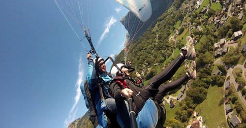 Volo acrobatico in parapendio biposto a Samoëns (da 12 anni) - Mont Blanc con Pégase Air Samoëns Volo acrobatico in parapendio biposto a Samoëns (da 12 anni) - Mont Blanc con Pégase Air Samoëns.