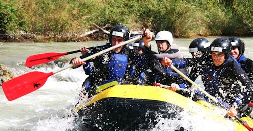 Rafting avanzado en Río Genil en Benamejí cerca de Córdoba con Karma Turismo Activo Andalucía Rafting avanzado en Río Genil en Benamejí cerca de Córdoba con Karma Turismo Activo Andalucía.