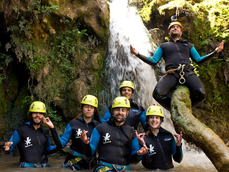 Canyoning di media difficoltà a Priego de Córdoba - Parque Natural Sierras Subbéticas con Karma Turismo Activo Andalucía.