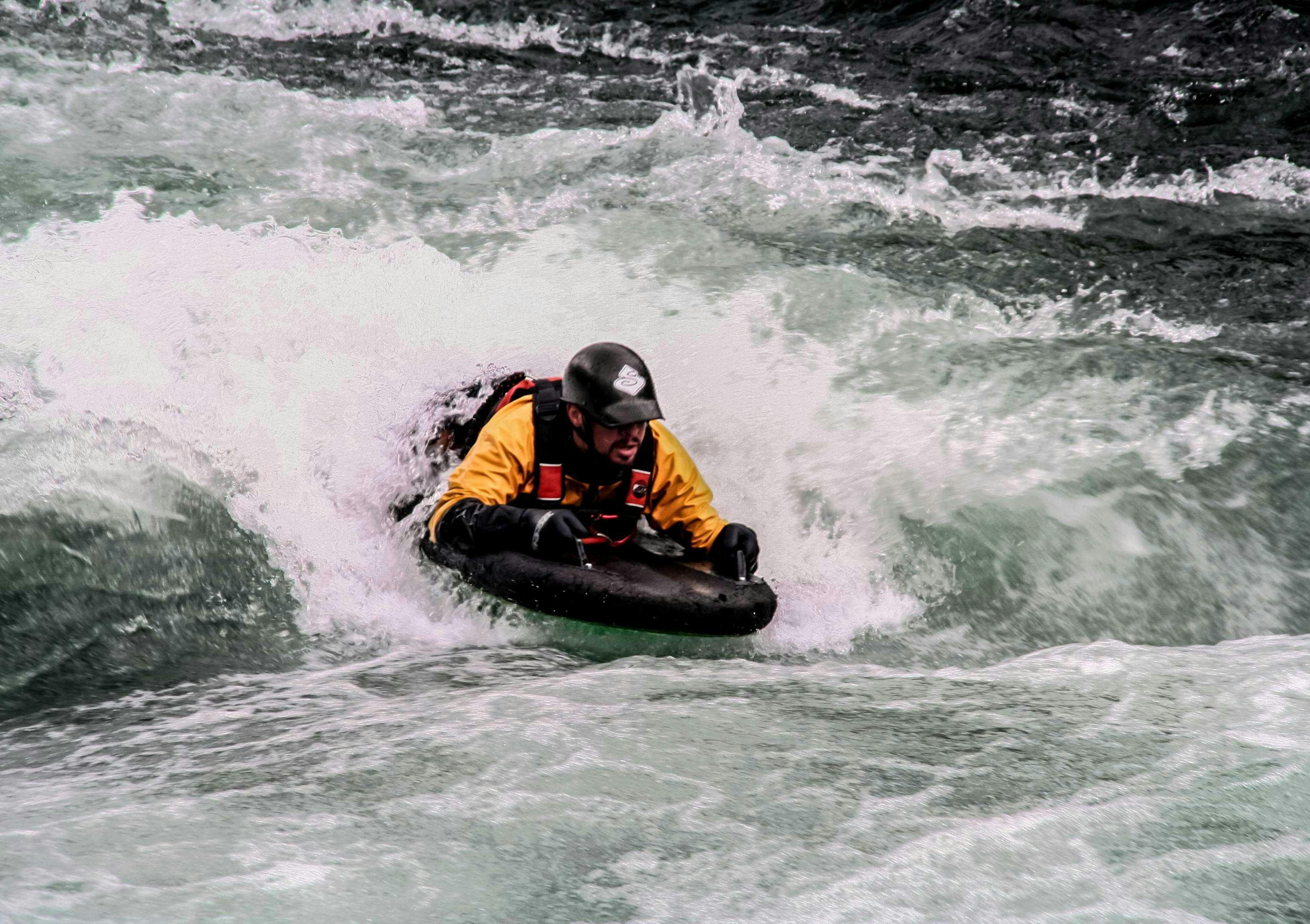Hydrospeed en el Río Genil cerca de Córdoba con Karma Turismo Activo Andalucía Hydrospeed en el Río Genil cerca de Córdoba con Karma Turismo Activo Andalucía.