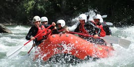 A group of friends fights their way through the rapids of the Noguera Pallaresa river during the Rafting Classic Tour of La Rafting Company.