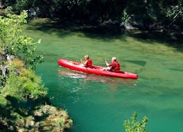 Leichte Kayak & Kanu-Tour in Creissels - Tarn River mit Evolution 2 - Millau.