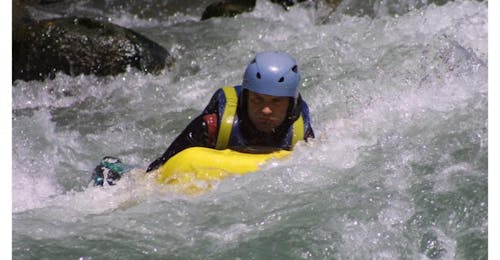 Expert Raften in Campo - Río Esera met Sin Fronteras Adventure Pirineos Expert Raften in Campo - Río Esera met Sin Fronteras Adventure Pirineos.