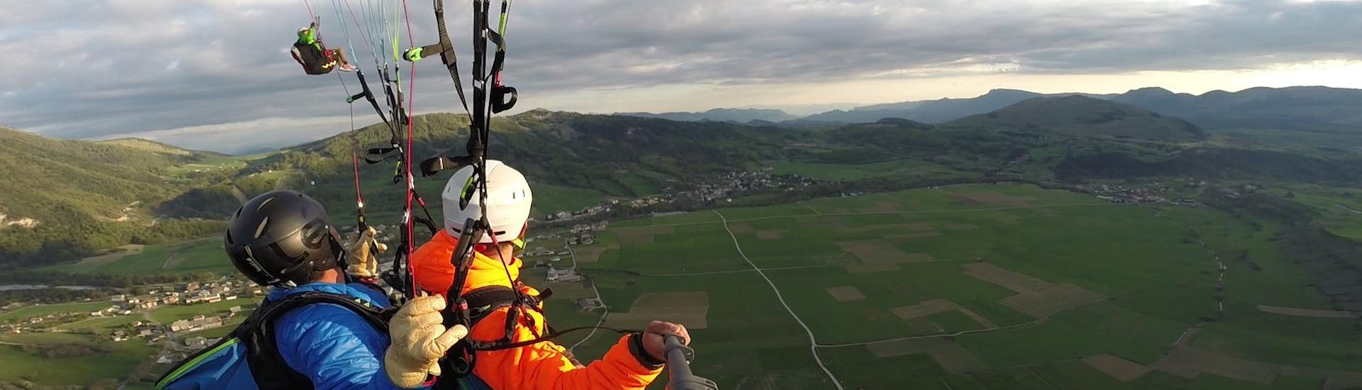 Tandem Paragliding "Discovery" - Barre des Écrins.