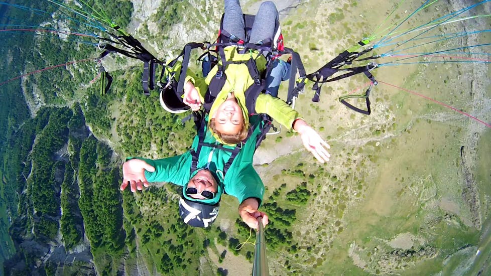 Volo acrobatico in parapendio biposto a Orcières (da 4 anni) - Ecrins National Park.
