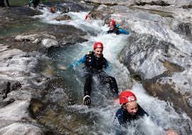 Canyoning facile a Aínsa - Parco nazionale di Ordesa e del Monte Perdido con Aventura Raid Sarratillo Canyoning facile a Aínsa - Parco nazionale di Ordesa e del Monte Perdido con Aventura Raid Sarratillo .
