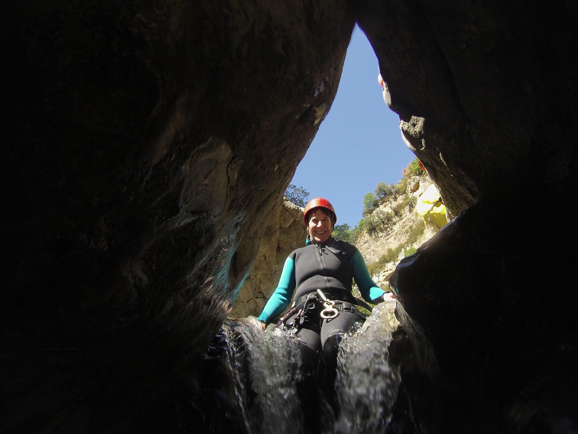 Canyoning di media difficoltà a Aínsa - Parco nazionale di Ordesa e del Monte Perdido con Aventura Raid Sarratillo Canyoning di media difficoltà a Aínsa - Parco nazionale di Ordesa e del Monte Perdido con Aventura Raid Sarratillo .