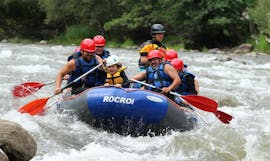A group of participants floating through the water during Short & Easy Rafting on the Noguera Pallaresa with ROCROI - Llavorsí / Andorra.