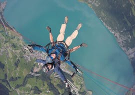 Tandem Paragliding in the Glarnerland &amp; Walensee - Big Air with Robair Gleitschirmschule Saint-Gall