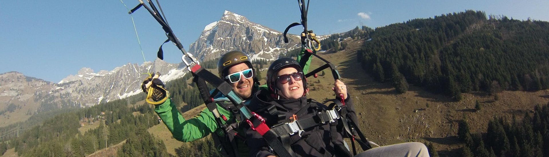 Tandem Paragliding in the Glarnerland &amp; Walensee - Thermal with Robair Gleitschirmschule Saint-Gall - Hero image