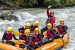Friends are rafting on the Haute-Isère river with AN Rafting Savoie.