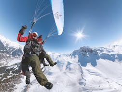 Tandem Paragleiten Thermikflug in Klosters mit Air Davos.
