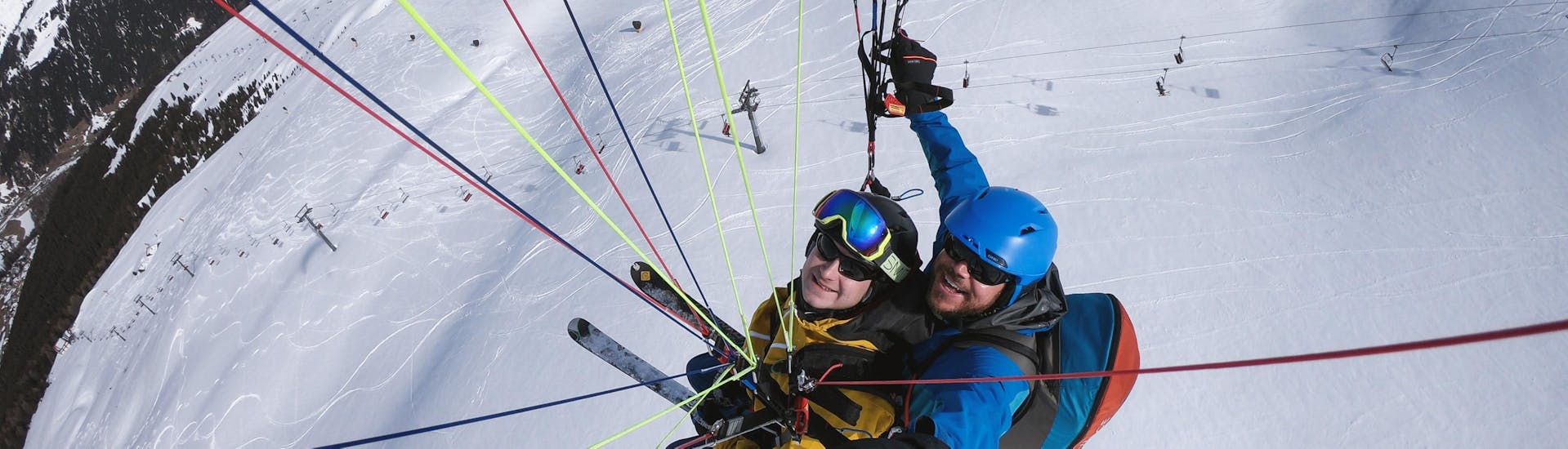 Tandem Paragleiten in Davos - Ski &amp; Fly mit Air Davos - Hero image
