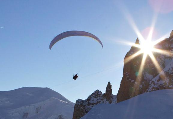 Parapente biplaza a gran altitud en Chamonix (a partir de 16 años) - Aiguille du Midi con Kailash Paragliding Chamonix.