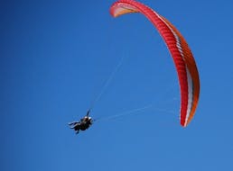 Volo acrobatico in parapendio biposto a Saint Hilaire du Touvet (da 12 anni) - Massif de la Chartreuse con Prevol Paragliding Chartreuse.