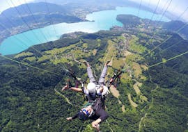 A person does their first Discovery Tandem Paragliding in Annecy - Col de la Forclaz with Takamaka Annecy.