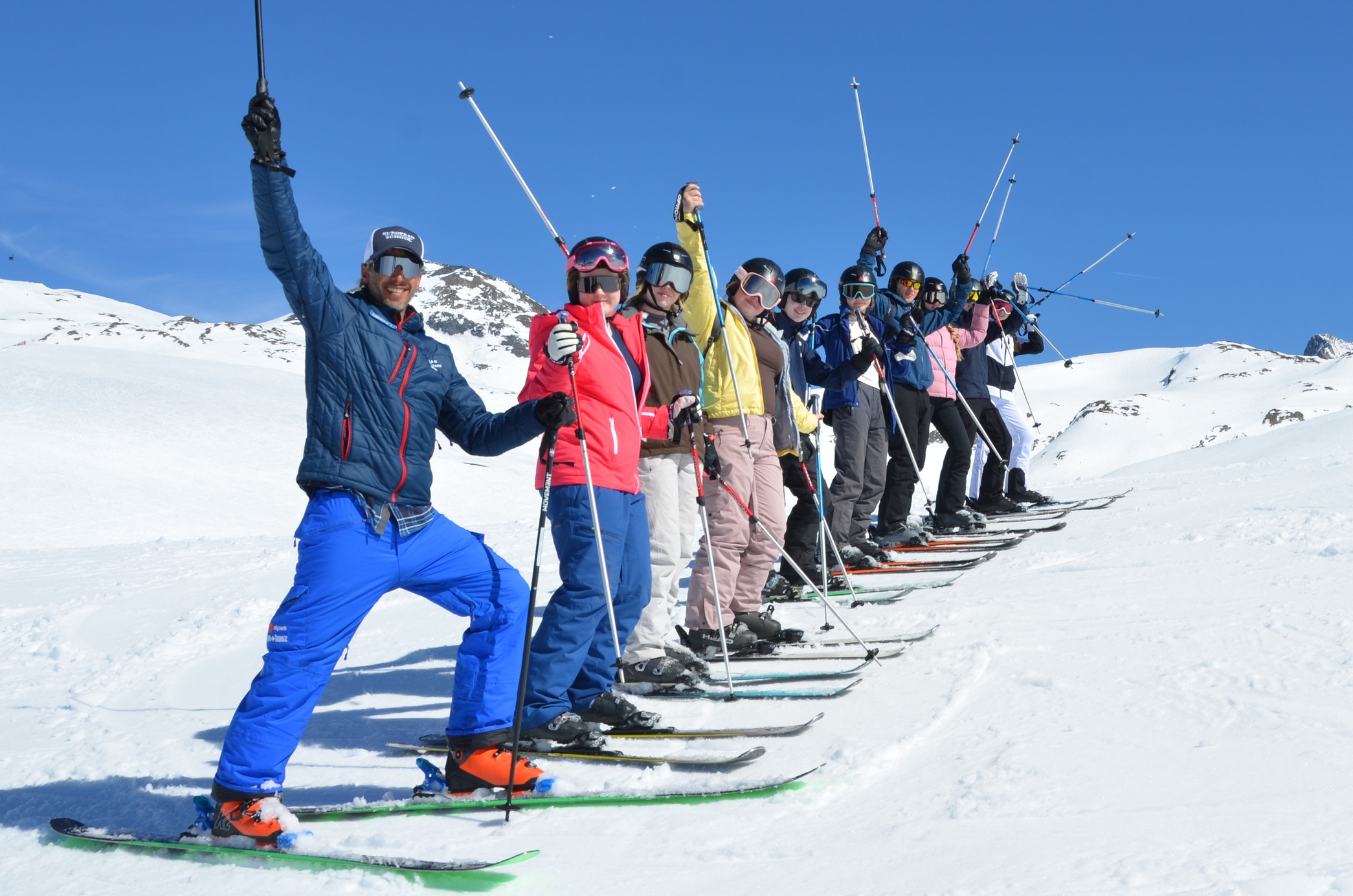 Adult Ski Lessons (from 13 y.) for All Levels from European Ski School Les Deux Alpes.