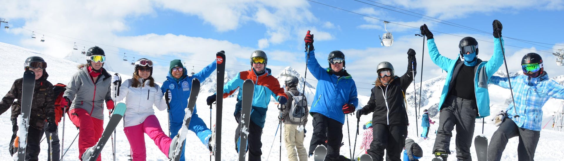 An unforgettable moment on the slopes for participants during teen and adult ski lessons with the Europen Ski School in Les Deux Alpes. 