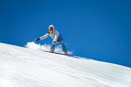 Kids Snowboarding Lessons (8-12 y.) for All Levels from Starthaus - Skischule Fichtelberg.