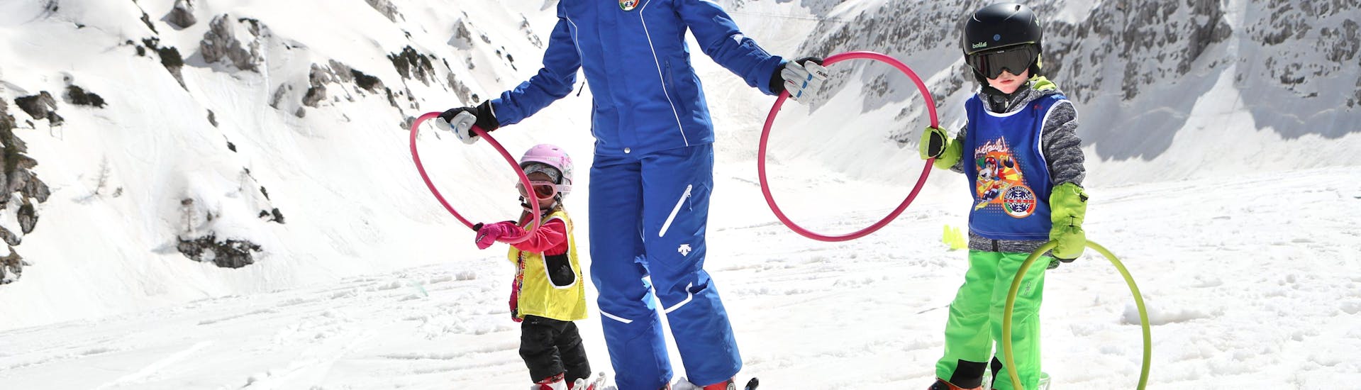 Clases de esquí para niños para todos los niveles.